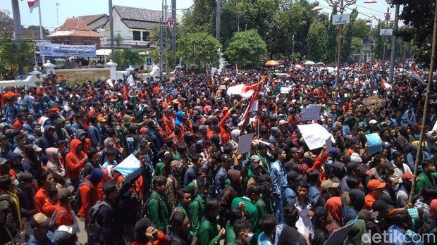 Mahasiswa Ciayumajakuning Kecam Tindakan Represif Aparat