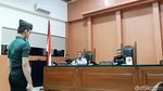 Prada Deri Terus Menunduk Saat Divonis Penjara Seumur Hidup