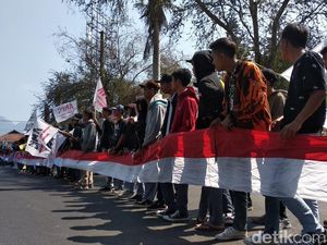 Bolos Demi Demo, Pelajar STM Garut: Kita Protes Undang-undang
