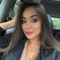  Kegembiraan atas kemenangan Mariya di turnamen bergengsi Arnold Classic Europe itu pun dibagikannya di Instagram. Ya! Kami berhasil, tulisnya. Foto: Instagram