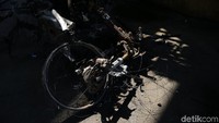 Motor-motor tersebut tinggal kerangkanya.