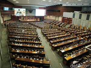 Paripurna Penetapan Mitra Kerja Komisi DPR Hujan Interupsi