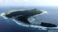 Berdasarkan direktori pulau-pulau kecil Indonesia Kementerian Kelautan dan Perikanan, pulau ikonik di Kabupaten Kepulauan Talaud, Provinsi Sulawesi Utara, ini memiliki luas 3,2 km persegi.