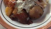 Di Semarang  ada gudeg Bu Lasmi di Jl. Abimanyu dengan koyor yang dimasak kecokelatan pedas manis. Makin enak dimakan dengan nasi putih. Foto : Instagram @vannywiddj1616