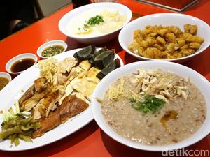 Bikin Laper! Bubur Beras Merah Pakai Ayam Panggang Gurih Mantap