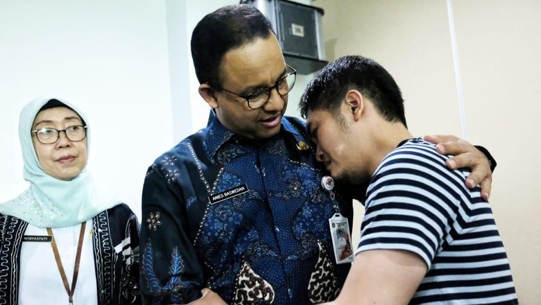 Petugas Ambulans DKI Cedera, Anies Menimbang Jalur Hukum Petugas Ambulans DKI Cedera, Anies Menimbang Jalur Hukum
