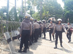 2.000 Polisi Amankan Aksi #SurabayaMenggugat