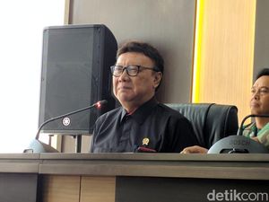 Jokowi Tunjuk Tjahjo Kumolo Jadi Plt Menkum HAM