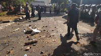 Keributan sempat terjadi sebelum Ketua DPRD Kota Magelang Budi Prayitno bersama anggota lainnya menemuinya.