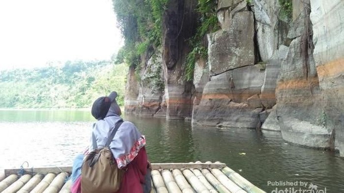 Ranu Agung Probolinggo, Keindahan Danau Vulkanik Bertebing Tinggi