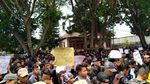 Gema Suara Aspirasi di depan Gedung DPRD Wonosobo