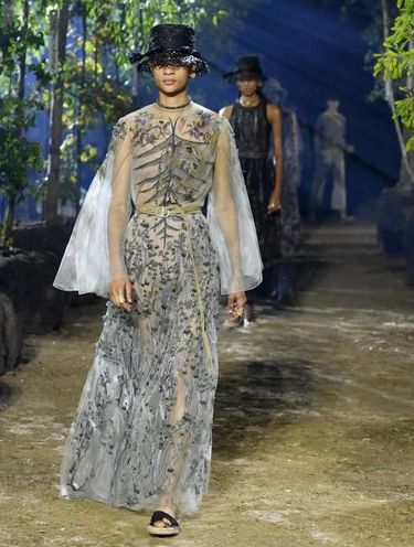 Catwalk Ramah Lingkungan ala Dior, Pakai Listrik Tenaga Minyak Kanola