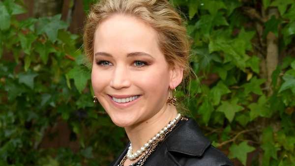 Jennifer Lawrence Bakal Menikah Akhir Pekan Ini Jennifer Lawrence Bakal Menikah Akhir Pekan Ini