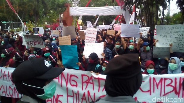 Demo mahasiswa di Kudus. 