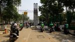 Melihat Suasana di Belakang Gedung DPR Pascademo