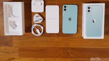 Isi dalam kemasan penjualan versi Singapura. Foto: Adi Fida Rahman/detikINET