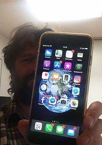Jatuh dari Pesawat Lalu Hilang Setahun, iPhone 6S Masih 'Hidup'