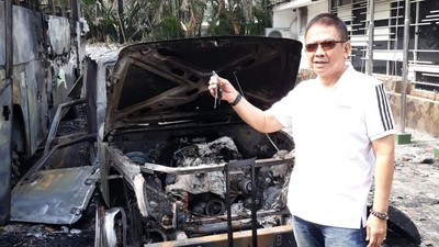 Jeep Wrangler Rubicon Waketum KONI yang Hangus Dibakar Massa