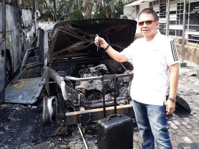 Jeep Wrangler Rubicon Waketum KONI yang Hangus Dibakar Massa