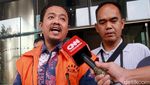 Aspri Menpora Diperiksa KPK Pakai Rompi Oranye