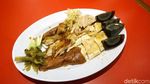Ada Bubur Merah Oriental dan Ayam Kampung Gurih di Restoran Kekinian Ini