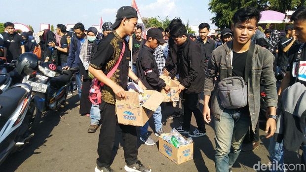 Melihat Aksi Damai di Ciamis: Mimbar Bebas dan Diakhiri Doa Bersama