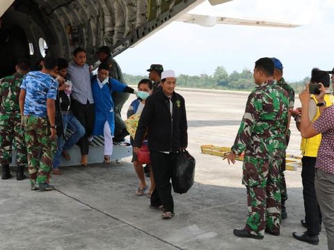 TNI AU Evakuasi 14 Korban dan Pengungsi Pascarusuh di Wamena
