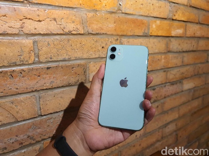 iPhone 11