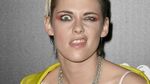 Gaya Serba Kuning Kristen Stewart
