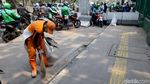 Melihat Suasana di Belakang Gedung DPR Pascademo