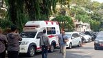 Potret Ambulans yang Disebut Bawa Batu-Bensin untuk Logistik Demo