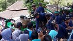 Melihat Tradisi Nguras Enceh di Pemakaman Raja-raja Imogiri