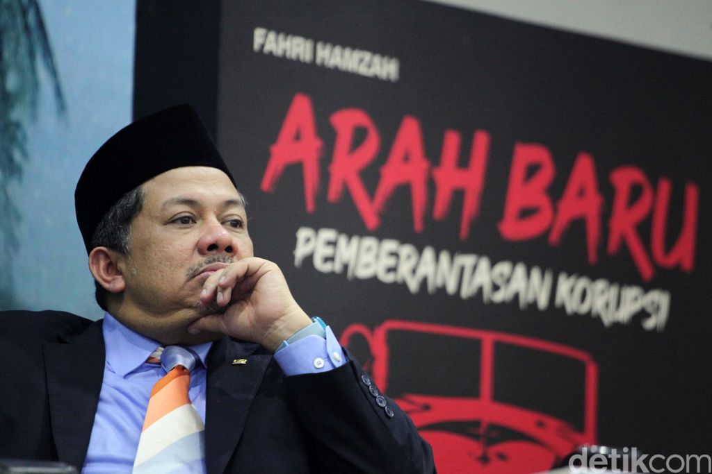Wakil Ketua DPR Fahri Hamzah meluncurkan dua buku hasil pemikirannya. Buku tersebut berjudul 