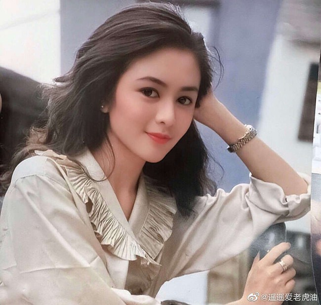 Rosamund dikenal karena perannya sebagai Thirteenth Aunt di The Once Upon A Time In China (1991-1997). Saat itu ia beradu akting dengan aktor China Jet Li. Foto: Instagram