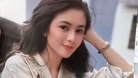 Netizen mengunggah sejumlah foto Rosamund Kwan di saat muda. Foto: Instagram