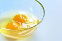 Perusahaan Ini Paksa Pegawai yang Tak Capai Target Makan Telur Mentah dan Pare