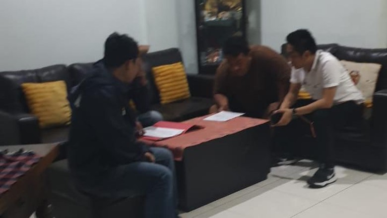 Polisi Tangkap Pendiri Watchdog Dandhy Laksono Polisi Tangkap Pendiri Watchdog Dandhy Laksono