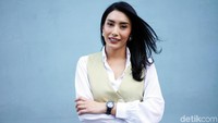 Selain itu Tyas juga menyoroti salah satu pasal yang melarang wanita keluar malam hari. Pool/Palevi S/detikFoto.