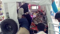 Seorang ibu berusia 27 tahun itu melahirkan anaknya dengan selamat di dalam AMMDes ambulance feeder pada Rabu (25/9/2019). Istimewa/Anung Prabowo.