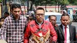 Berjaket Batik, Imam Nahrawi Diperiksa KPK