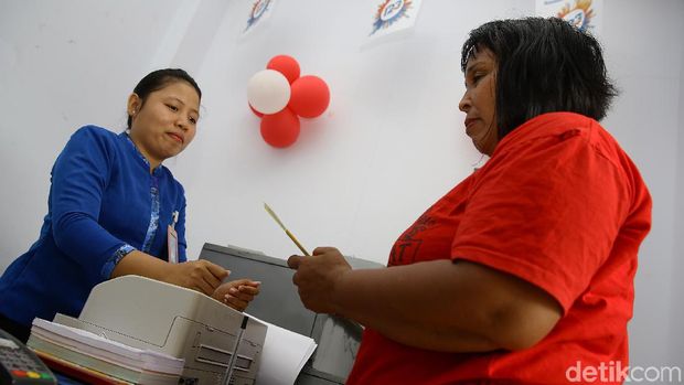 Dulu Nabung di Kotak Tripleks, Mama Rose Kini Senang Nabung di Bank