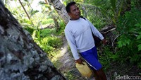 Dahulu, ayahnya sering mengajaknya mencari ikan di luar waktu sekolah.