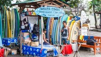 Canggu memiliki tepi pantai yang indah di utara seminyak. Traveler bisa yoga di tepi pantai dan mendatangi kafe dengan menu organik. (iStock) 