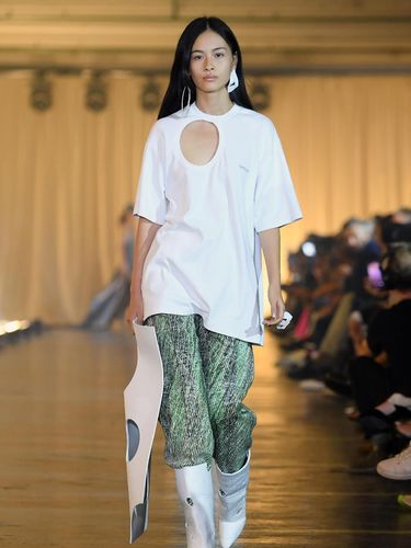 Tren dari Paris Fashion Week: Tas Bolong-bolong Rp 23 Juta dari Off-White