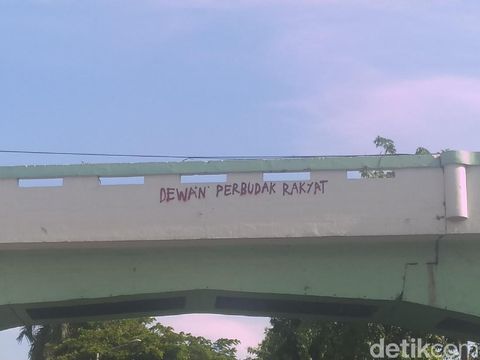 Jejak vandalisme di Jalan Pahlawan/