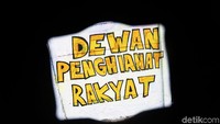 Dalam mural yang tergambar disini juga sedikit menyinggung DPR dengan singkatan Dewan Penghianat Rakyat.