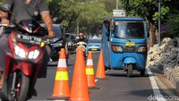 Terkait dengan keberadaan jalur sepeda tersebut, Kepala Dinas Perhubungan DKI Jakarta Syafrin Liputo sebelumnya mengatakan proses uji coba jalur sepeda akan dilangsungkan sampai 10 November 2019. Setelahnya, akan ada denda yang dikenakan terhadap pelanggar.