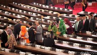 Selain menyepakati perubahan tata tertib jumlah pimpinan MPR, sidang paripurna akhir masa jabatan MPR juga menyebutkan rekomendasi bagi MPR periode 2019-2024. Rekomendasi tersebut berkaitan dengan Garis-garis Besar Haluan Negara, namun dengan sejumlah catatan.