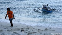 Hasil laut yang dimiliki Miangas sebenarnya sangat kaya. Bayangkan saja, pulau kecil ini di kelilingi oleh lautan lepas.