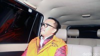  Imam Nahrawi masuk mobil tahanan.